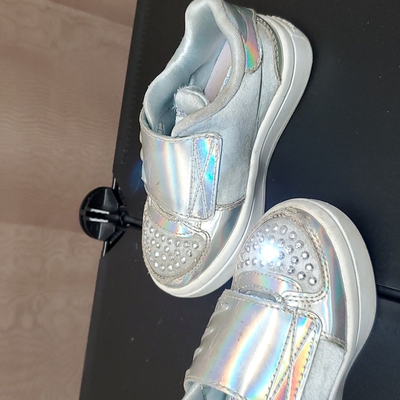 Skechers, velcro light up sneakers, iridescent silver, size toddler 6 - Picture 5 of 8